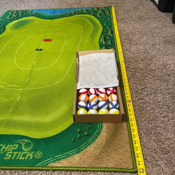 GoSports Chip n' Stick Golf Game including 16 grip balls and mat - Picture 3 of 4